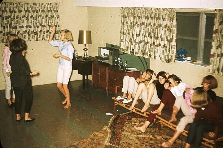girls night 1967 - Party