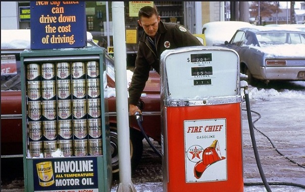 1960s Texaco station - At Work