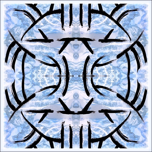 Balance in black and blue - Blue