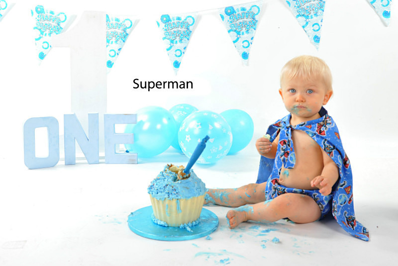 superman on white - Cake Smash