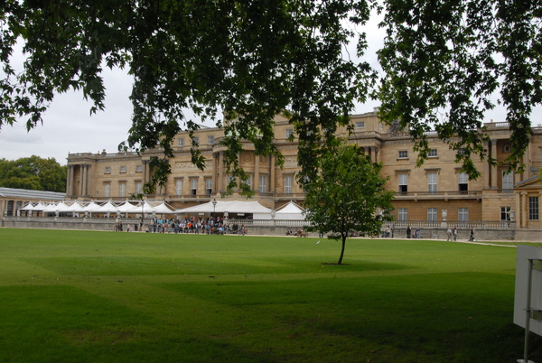 Spacious Lawn - Royal London Tour