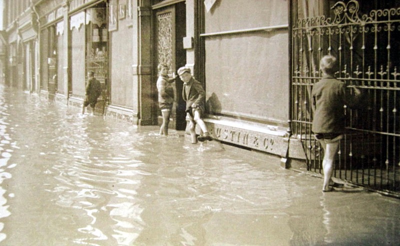 Derby Floods 397 - OLD PHOTOS OF DERBY