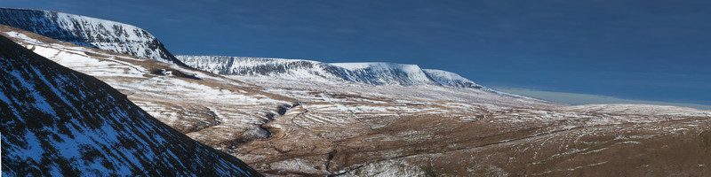 Snow On The Western Massive. - Panoramic Images
