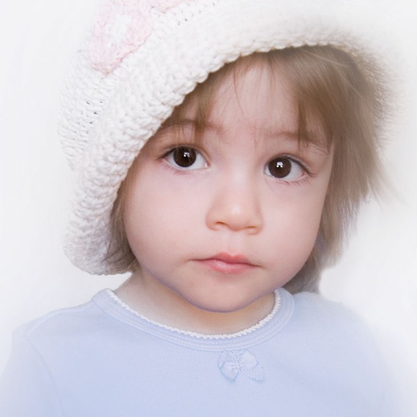 Girl with Hat - PORTRAITS AND CANDIDS