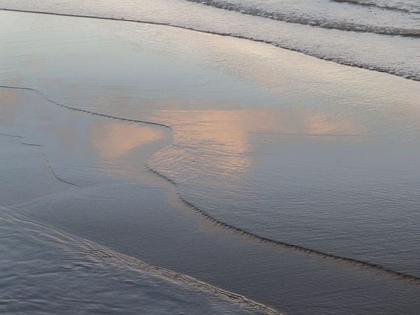 AD752 - REFLECTIONS & SHADOWS