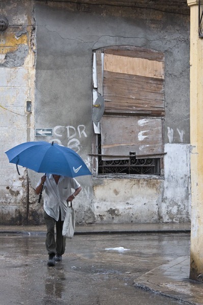 rainy day Cuba #2 - PORTRAITS AND CANDIDS