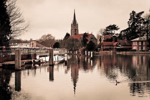 Marlow All Saints Church - Buildings and Structures