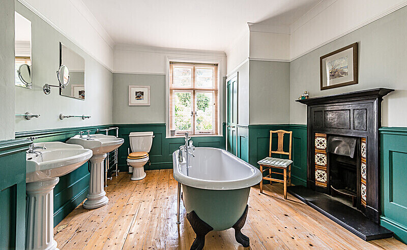  - Property & Interiors