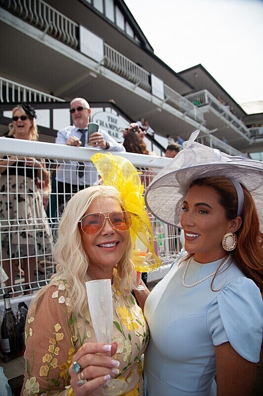 PONTEFRACT RACE 2025-9100 - PONTEFRACT RACES - LADIES DAY 2025