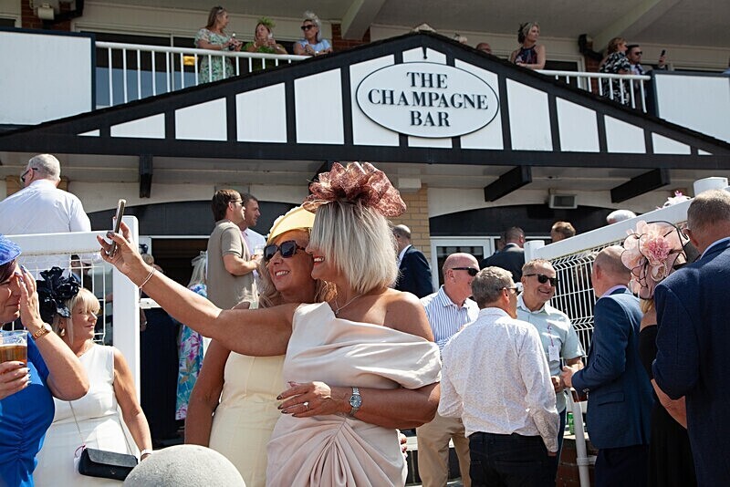 PONTEFRACT RACE 2025-9029 - PONTEFRACT RACES - LADIES DAY 2025