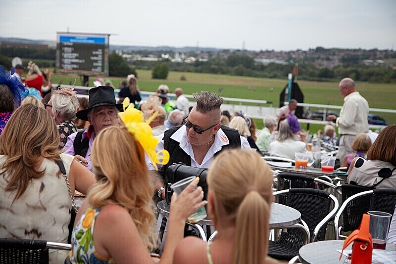 PONTEFRACT RACE 2025-9340 - PONTEFRACT RACES - LADIES DAY 2025