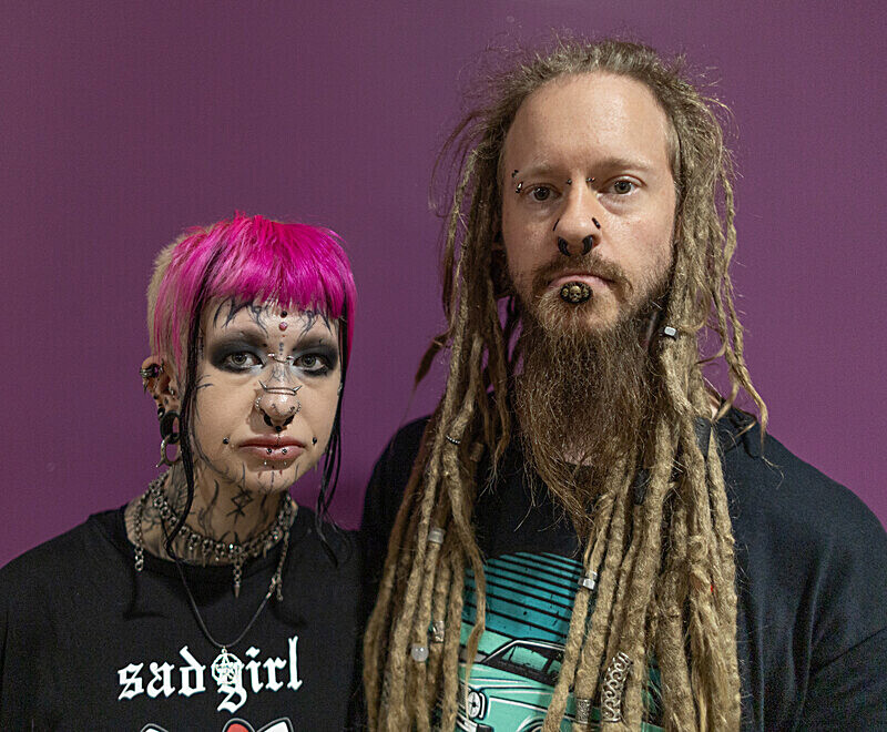 GOTHS INSIDE-4154 - RACE THE WAVES - GOTHS ETC
