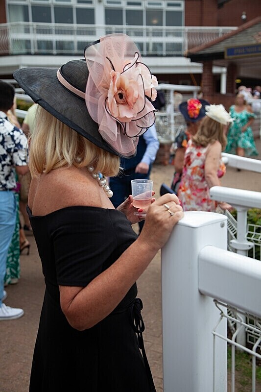 PONTEFRACT RACE 2025-9462 - PONTEFRACT RACES - LADIES DAY 2025