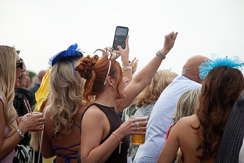 PONTEFRACT RACE 2025-9490 - PONTEFRACT RACES - LADIES DAY 2025