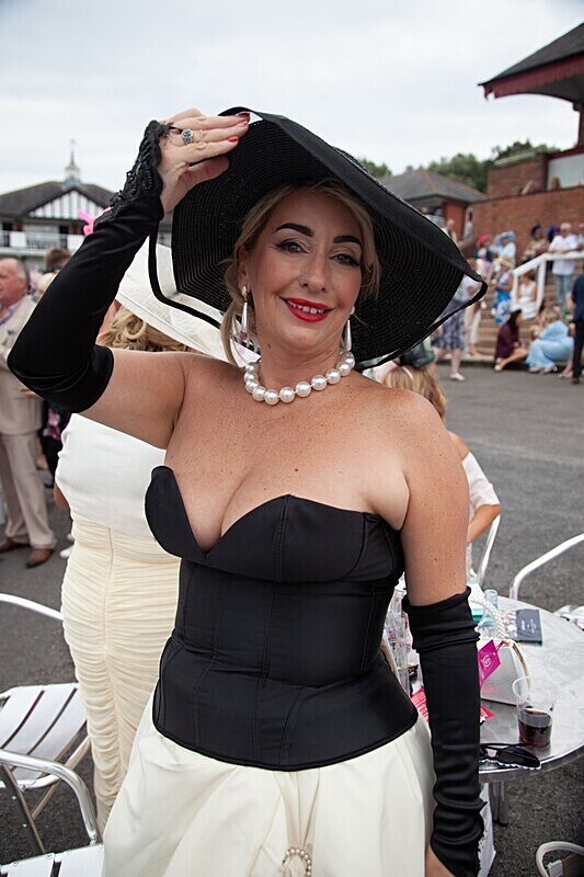 PONTEFRACT RACE 2025-9274 - PONTEFRACT RACES - LADIES DAY 2025