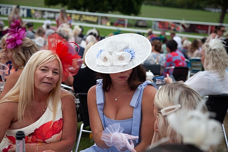 PONTEFRACT RACE 2025-9352 - PONTEFRACT RACES - LADIES DAY 2025