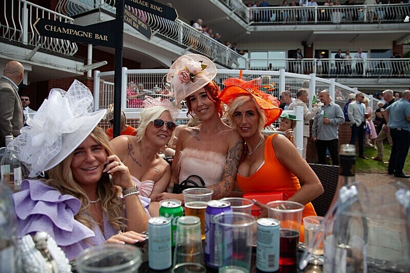 PONTEFRACT RACE 2025-9110 - PONTEFRACT RACES - LADIES DAY 2025