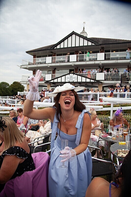 PONTEFRACT RACE 2025-9391 - PONTEFRACT RACES - LADIES DAY 2025