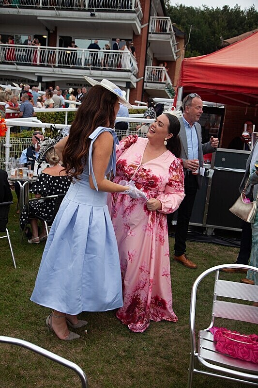 PONTEFRACT RACE 2025-9411 - PONTEFRACT RACES - LADIES DAY 2025