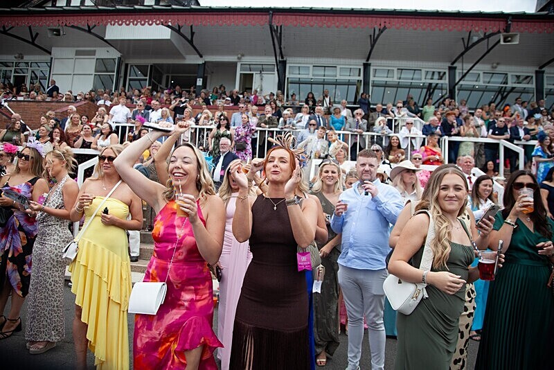 PONTEFRACT RACE 2025-9224 - PONTEFRACT RACES - LADIES DAY 2025