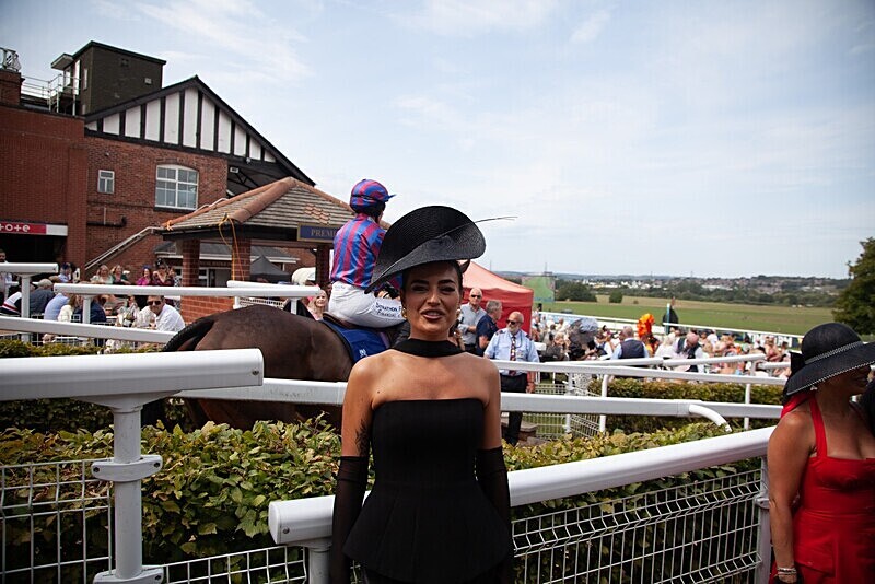 PONTEFRACT RACE 2025-9142 - PONTEFRACT RACES - LADIES DAY 2025