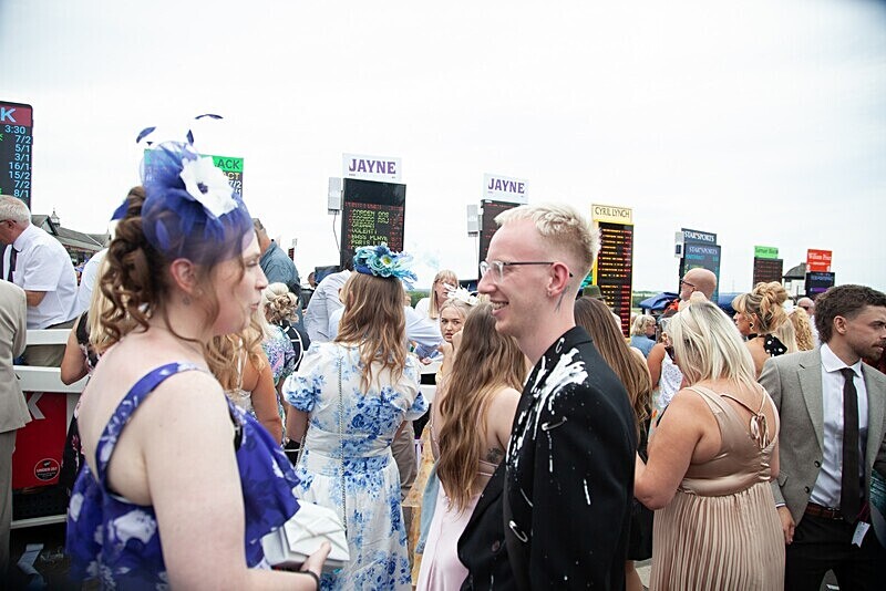 PONTEFRACT RACE 2025-9188 - PONTEFRACT RACES - LADIES DAY 2025