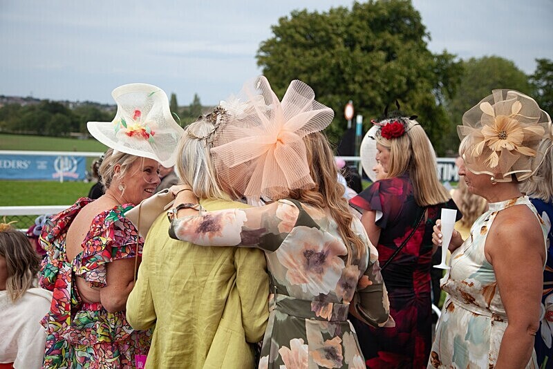 PONTEFRACT RACE 2025-9503 - PONTEFRACT RACES - LADIES DAY 2025