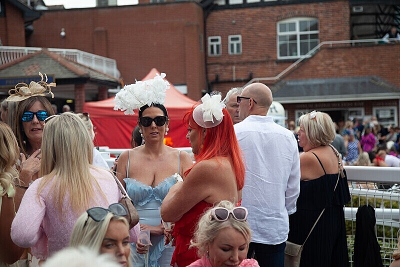 PONTEFRACT RACE 2025-9284 - PONTEFRACT RACES - LADIES DAY 2025