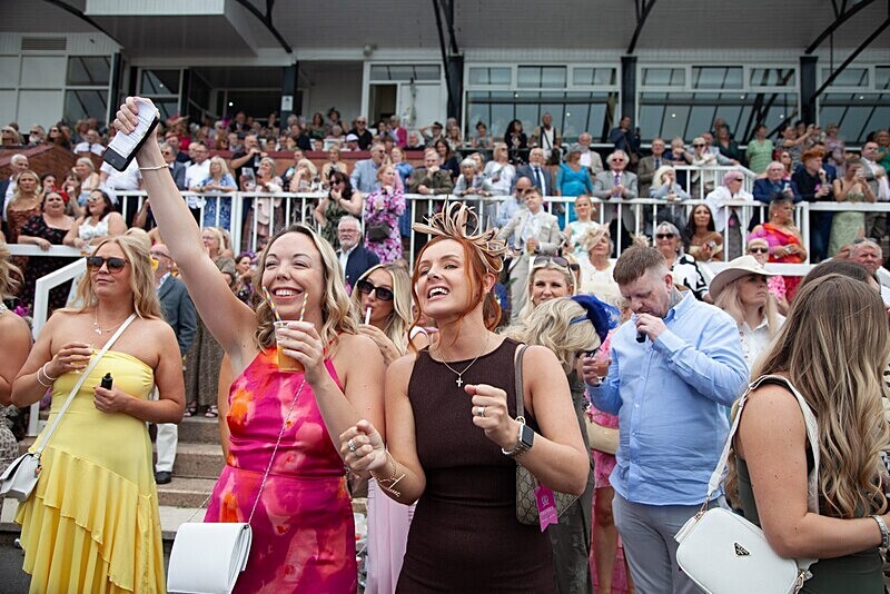 PONTEFRACT RACE 2025-9228 - PONTEFRACT RACES - LADIES DAY 2025