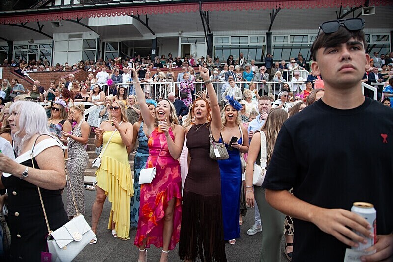 PONTEFRACT RACE 2025-9218 - PONTEFRACT RACES - LADIES DAY 2025