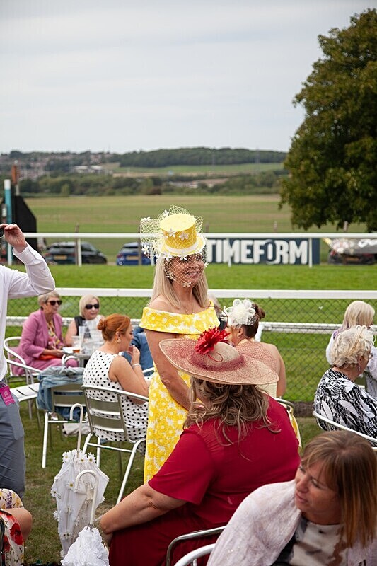 PONTEFRACT RACE 2025-9467 - PONTEFRACT RACES - LADIES DAY 2025