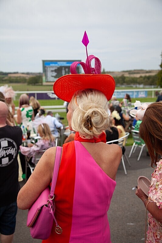 PONTEFRACT RACE 2025-9476 - PONTEFRACT RACES - LADIES DAY 2025