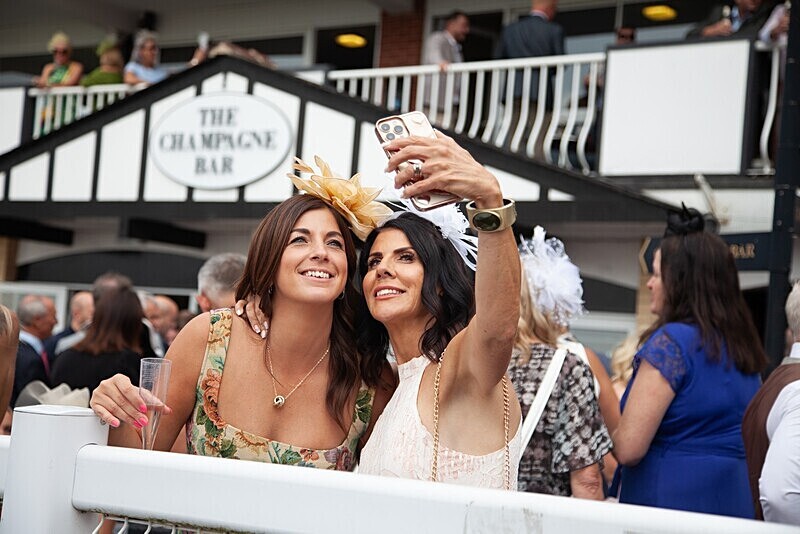 PONTEFRACT RACE 2025-9454 - PONTEFRACT RACES - LADIES DAY 2025