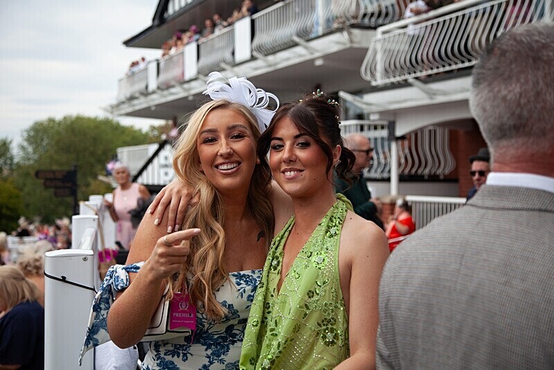 PONTEFRACT RACE 2025-9315 - PONTEFRACT RACES - LADIES DAY 2025
