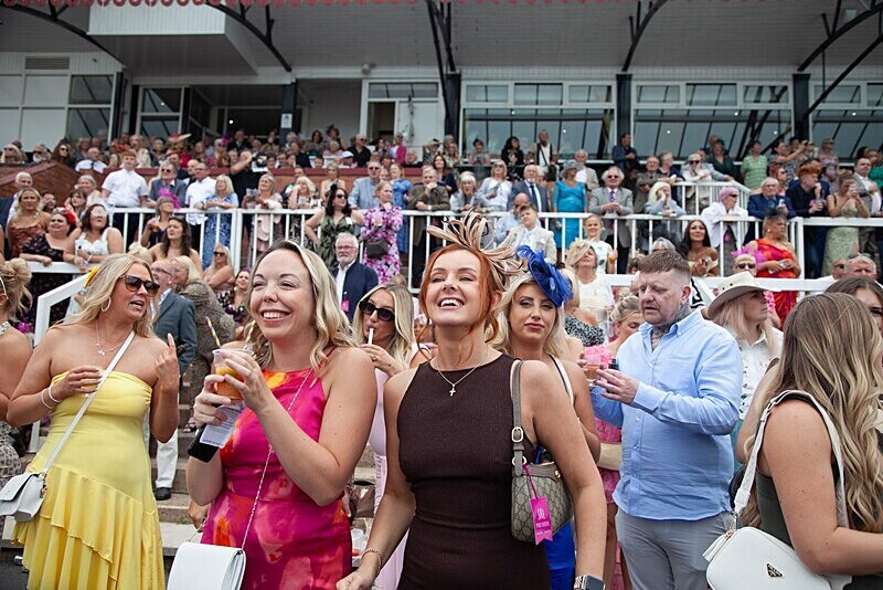 PONTEFRACT RACE 2025-9229 - PONTEFRACT RACES - LADIES DAY 2025