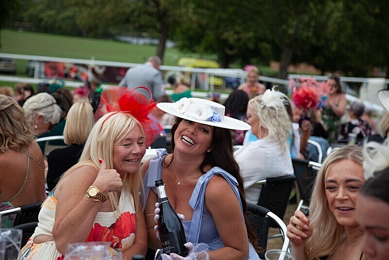 PONTEFRACT RACE 2025-9358 - PONTEFRACT RACES - LADIES DAY 2025