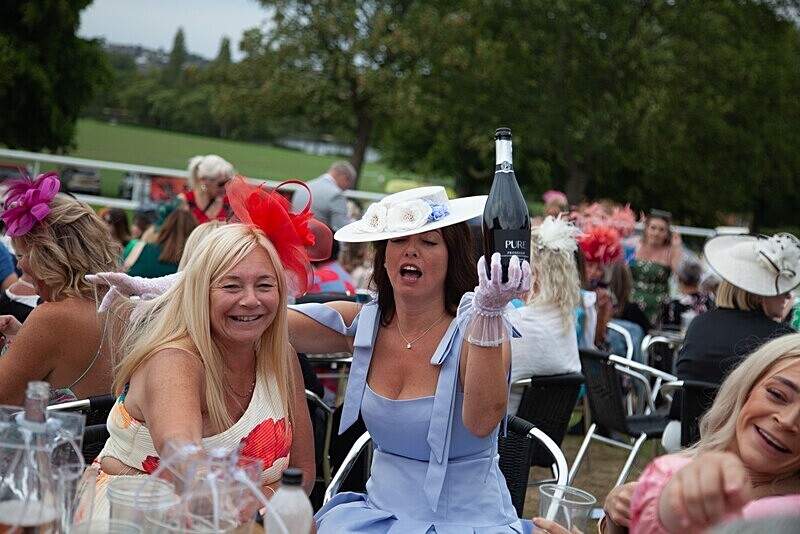 PONTEFRACT RACE 2025-9366 - PONTEFRACT RACES - LADIES DAY 2025