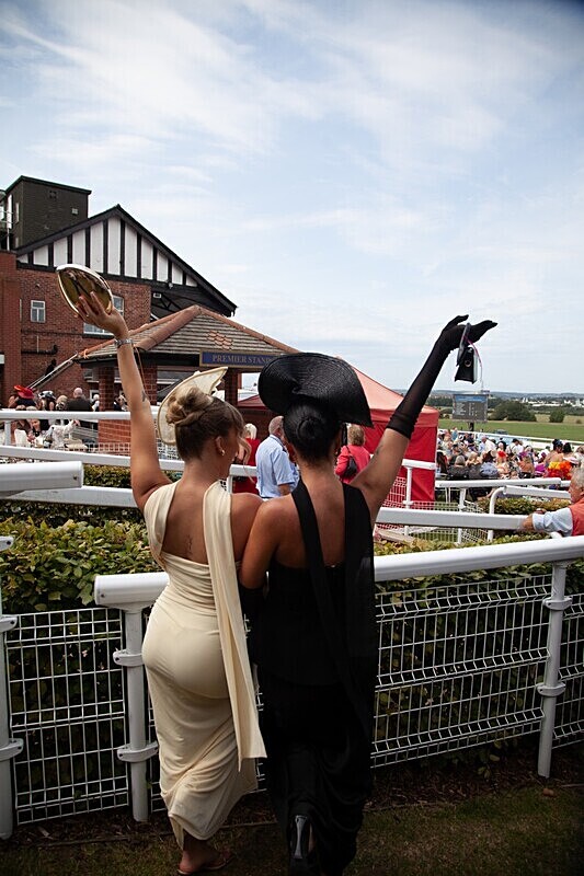 PONTEFRACT RACE 2025-9150 - PONTEFRACT RACES - LADIES DAY 2025