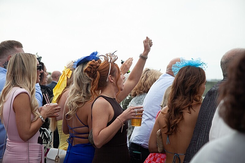 PONTEFRACT RACE 2025-9489 - PONTEFRACT RACES - LADIES DAY 2025