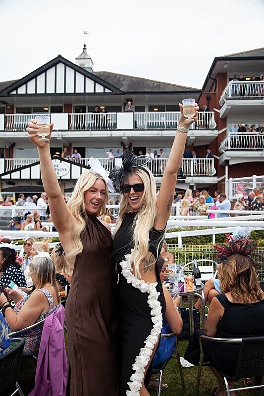 PONTEFRACT RACE 2025-9261 - PONTEFRACT RACES - LADIES DAY 2025