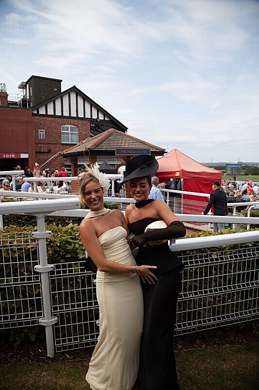 PONTEFRACT RACE 2025-9153 - PONTEFRACT RACES - LADIES DAY 2025