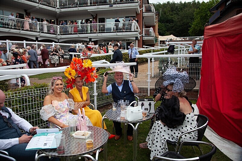 PONTEFRACT RACE 2025-9348 - PONTEFRACT RACES - LADIES DAY 2025