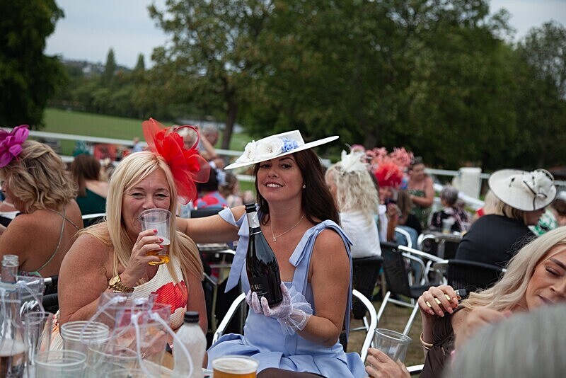 PONTEFRACT RACE 2025-9374 - PONTEFRACT RACES - LADIES DAY 2025