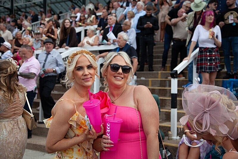 PONTEFRACT RACE 2025-9425 - PONTEFRACT RACES - LADIES DAY 2025