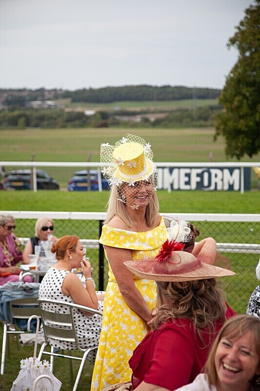 PONTEFRACT RACE 2025-9464 - PONTEFRACT RACES - LADIES DAY 2025