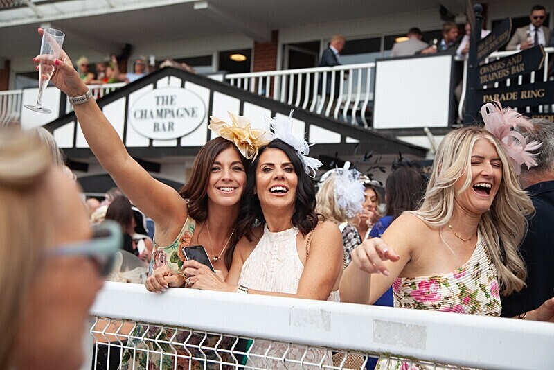 PONTEFRACT RACE 2025-9450 - PONTEFRACT RACES - LADIES DAY 2025
