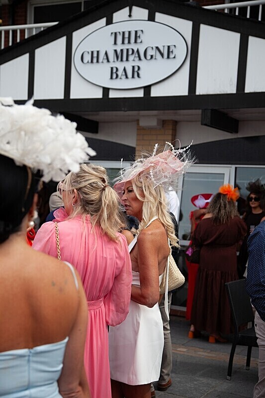 PONTEFRACT RACE 2025-9072 - PONTEFRACT RACES - LADIES DAY 2025