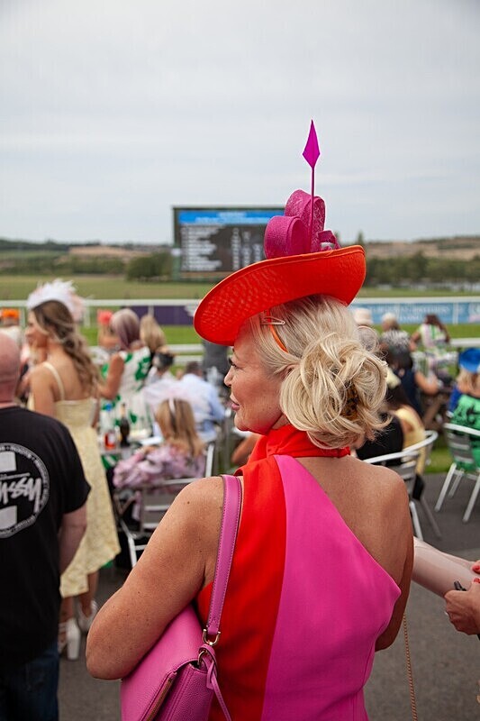 PONTEFRACT RACE 2025-9481 - PONTEFRACT RACES - LADIES DAY 2025