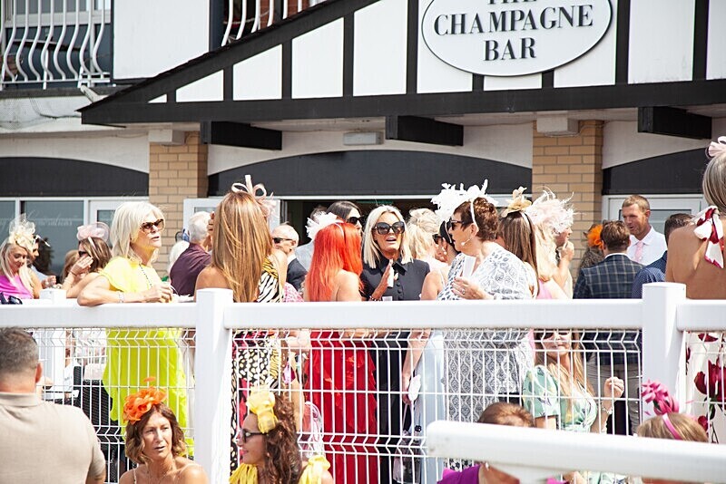 PONTEFRACT RACE 2025-9043 - PONTEFRACT RACES - LADIES DAY 2025
