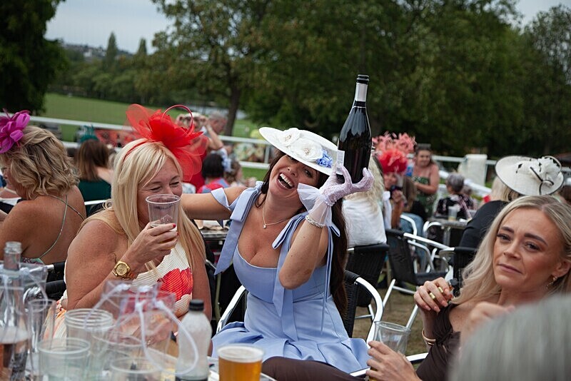 PONTEFRACT RACE 2025-9373 - PONTEFRACT RACES - LADIES DAY 2025